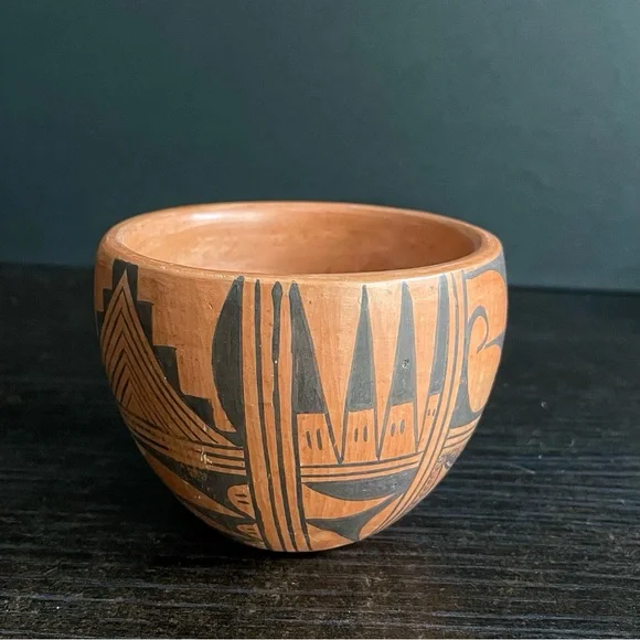 Hopi pottery from Polacca, AZ, numbered - Picture 3 of 8